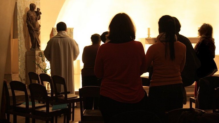 Prières pour les malades dans les paroisses