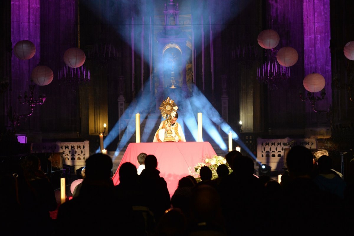 Veillée de prière à Saint-Eustache. © Marie-Christine Bertin / Diocèse de Paris.