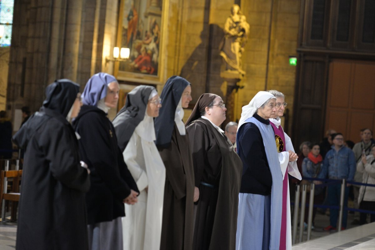 Célébration de 10h : les communautés religieuses reçoivent la liste des (…). © Marie-Christine Bertin / Diocèse de Paris.