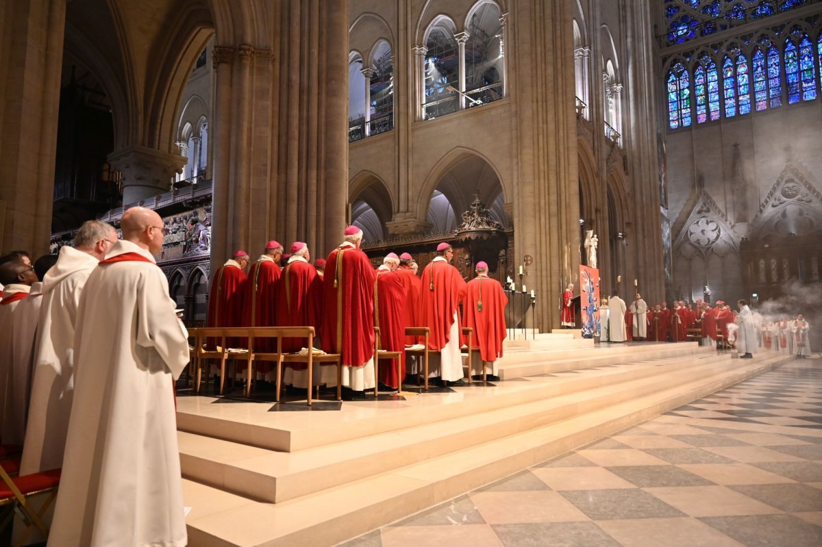 Messe de béatification de Raymond Cayré, Gérard-Martin Cendrier, Roger (…). © Marie-Christine Bertin / Diocèse de Paris.