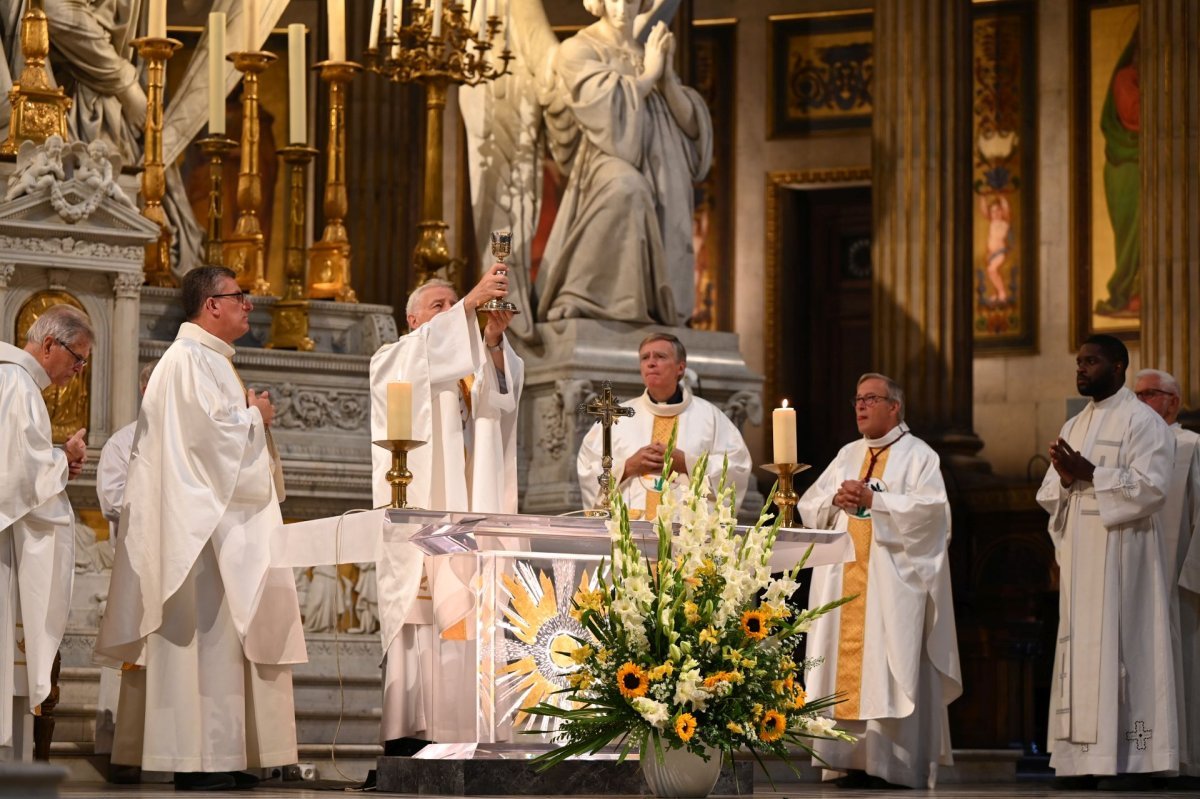 Messe d'ouverture de la Route extra-ordinaire, à l'occasion des (…). © Marie-Christine Bertin / Diocèse de Paris.