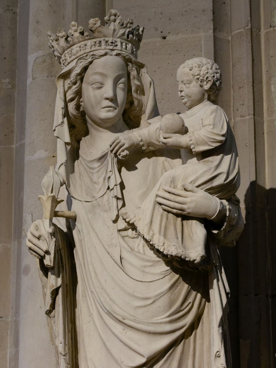 Statue Notre Dame de Paris. Installée à Saint-Germain l'Auxerrois. © Yannick Boschat / Diocèse de Paris.