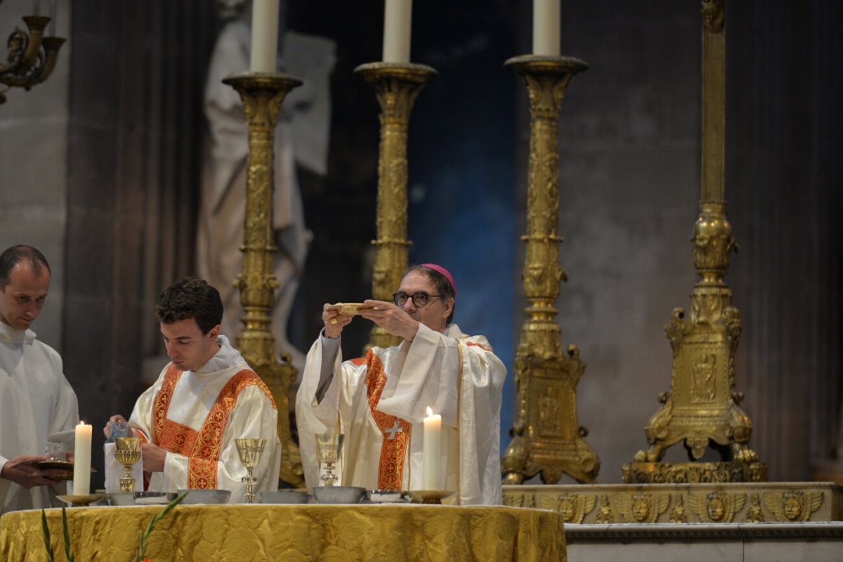 Messe pour les jeunes et les vocations. © Marie-Christine Bertin / Diocèse de Paris.