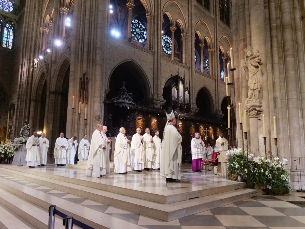 Messe anticipée de l'Assomption. © Yannick Boschat / Diocèse de Paris.