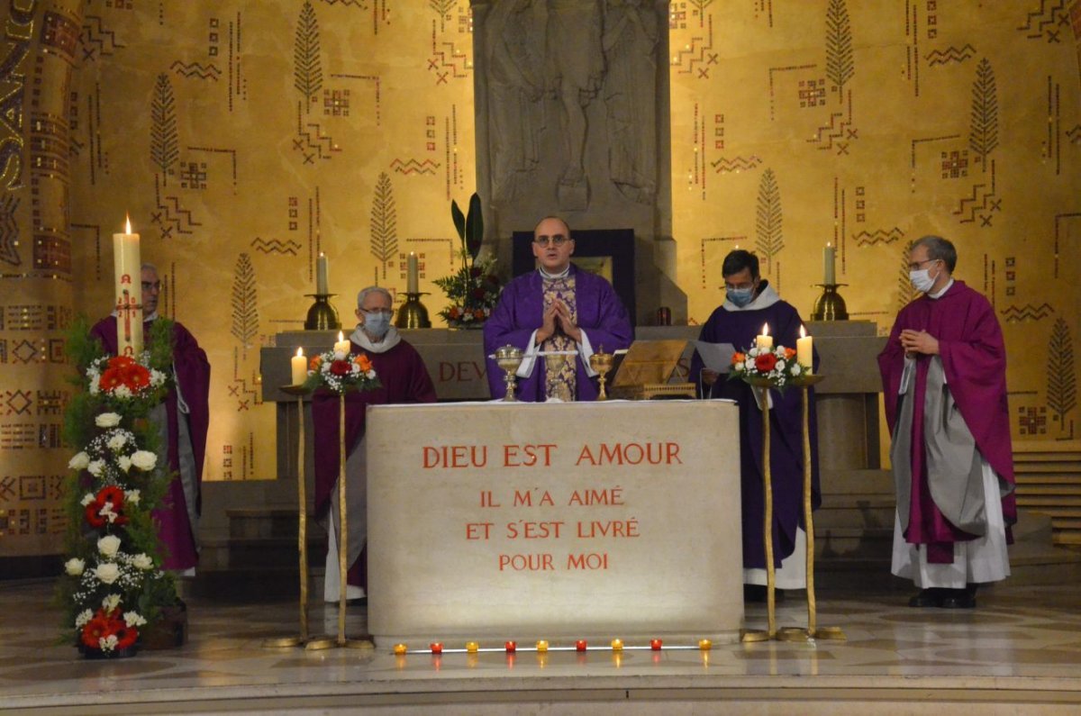 Messe de Requiem des 150 ans du martyr de la rue Haxo. © Michel Pourny / Diocèse de Paris.