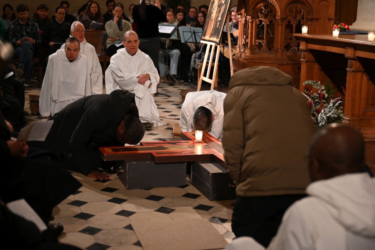 Prière du soir au Temple de Pentemont. © Marie-Christine Bertin / Diocèse de Paris.