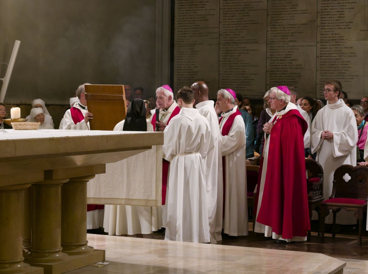 Canonisation des 16 Carmélites de Compiègne : Messe et prière à Picpus. © Yannick Boschat / Diocèse de Paris.