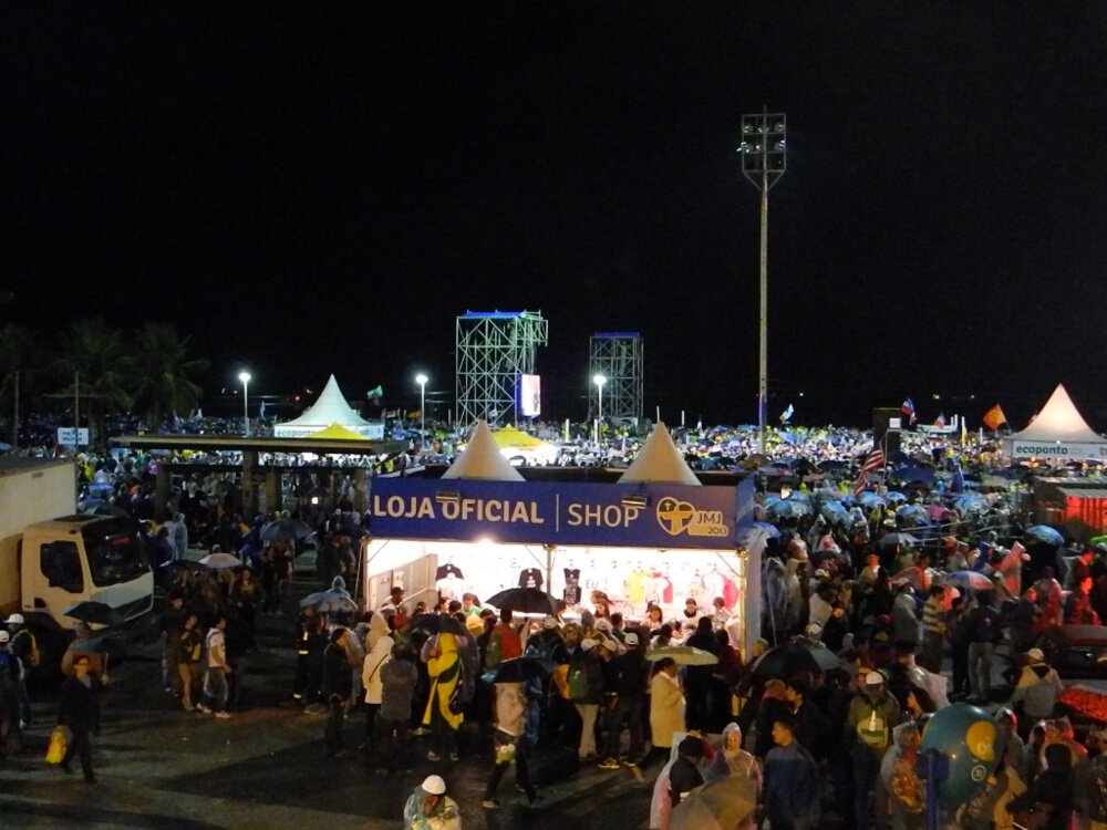 Copacabana pour l'arrivée du Pape François. © © Marie-Christine Bertin / Diocèse de Paris.