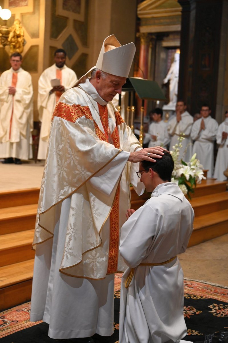 Ordinations diaconales en vue du sacerdoce à Notre-Dame de Lorette (9e). © Marie-Christine Bertin / Diocèse de Paris.