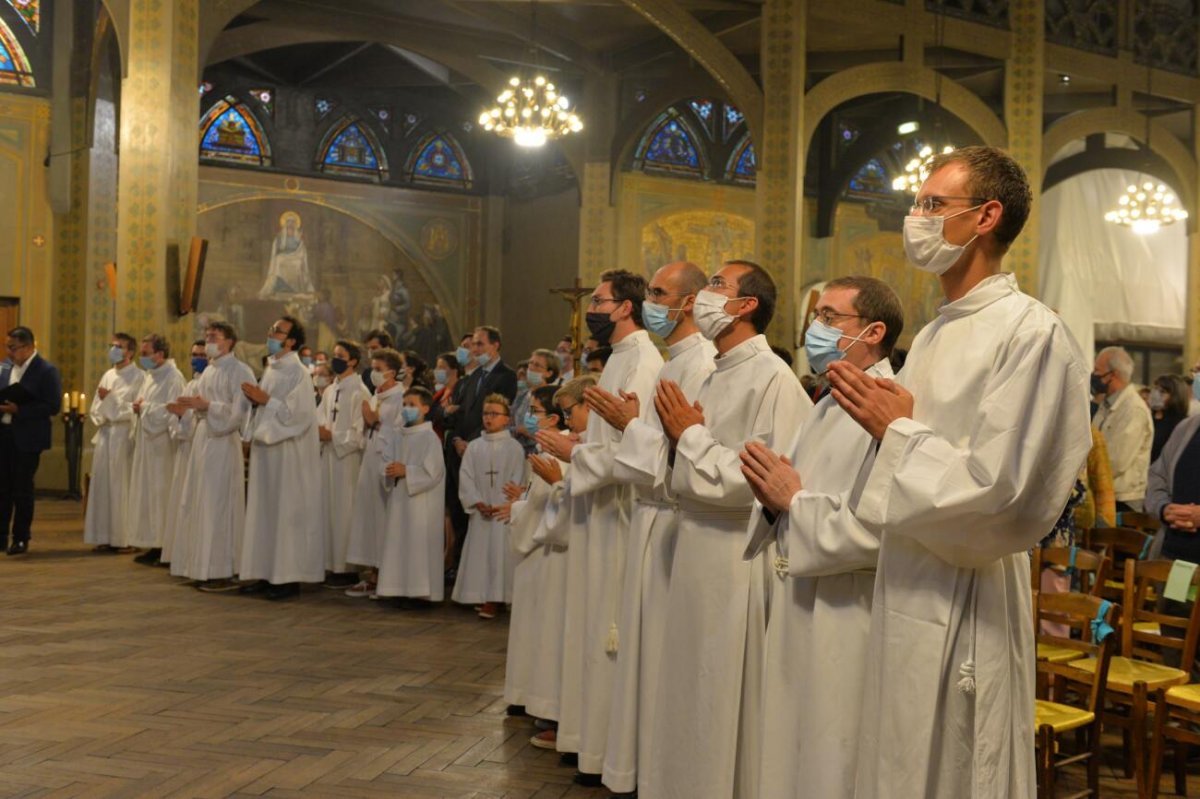 Ordinations diaconales en vue du sacerdoce 2020 à Saint-Jean de Montmartre (18e). © Marie-Christine Bertin / Diocèse de Paris.