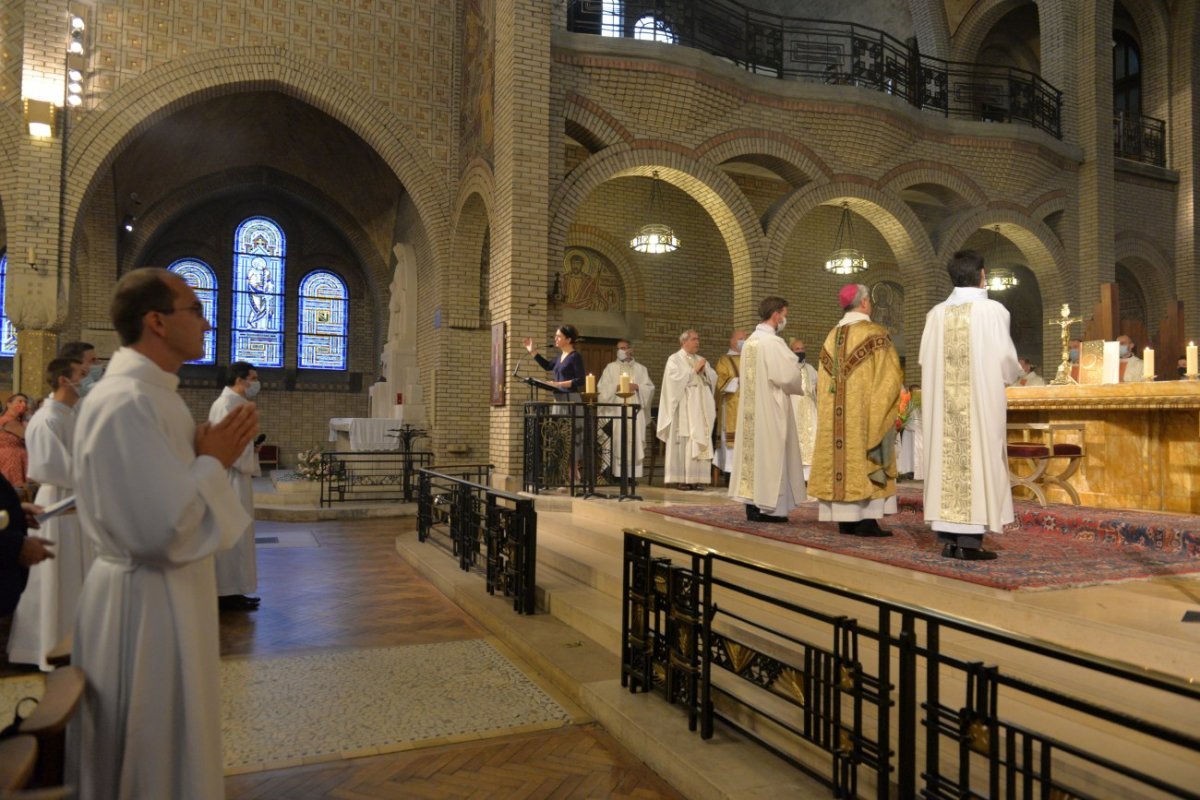Ordinations diaconales en vue du sacerdoce : Étienne Lizée à Saint-Léon (15e). © Marie-Christine Bertin / Diocèse de Paris.