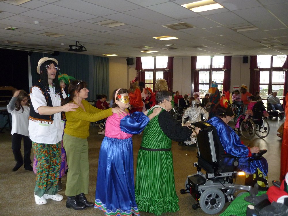 À Bras Ouverts : accompagner des enfants handicapés en week-end - Étudiants  et Jeunes Pros - Diocèse de Paris