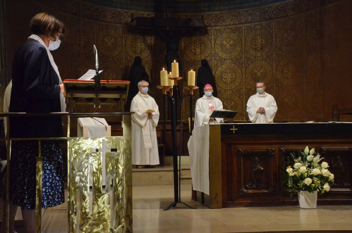 Messe à la mémoire de Mgr Surat. © Michel Pourny / Diocèse de Paris.