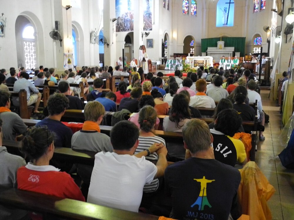 24 juillet, louange, carrefours et messe à la cathédrale de Cayenne. © © Marie-Christine Bertin / Diocèse de Paris.