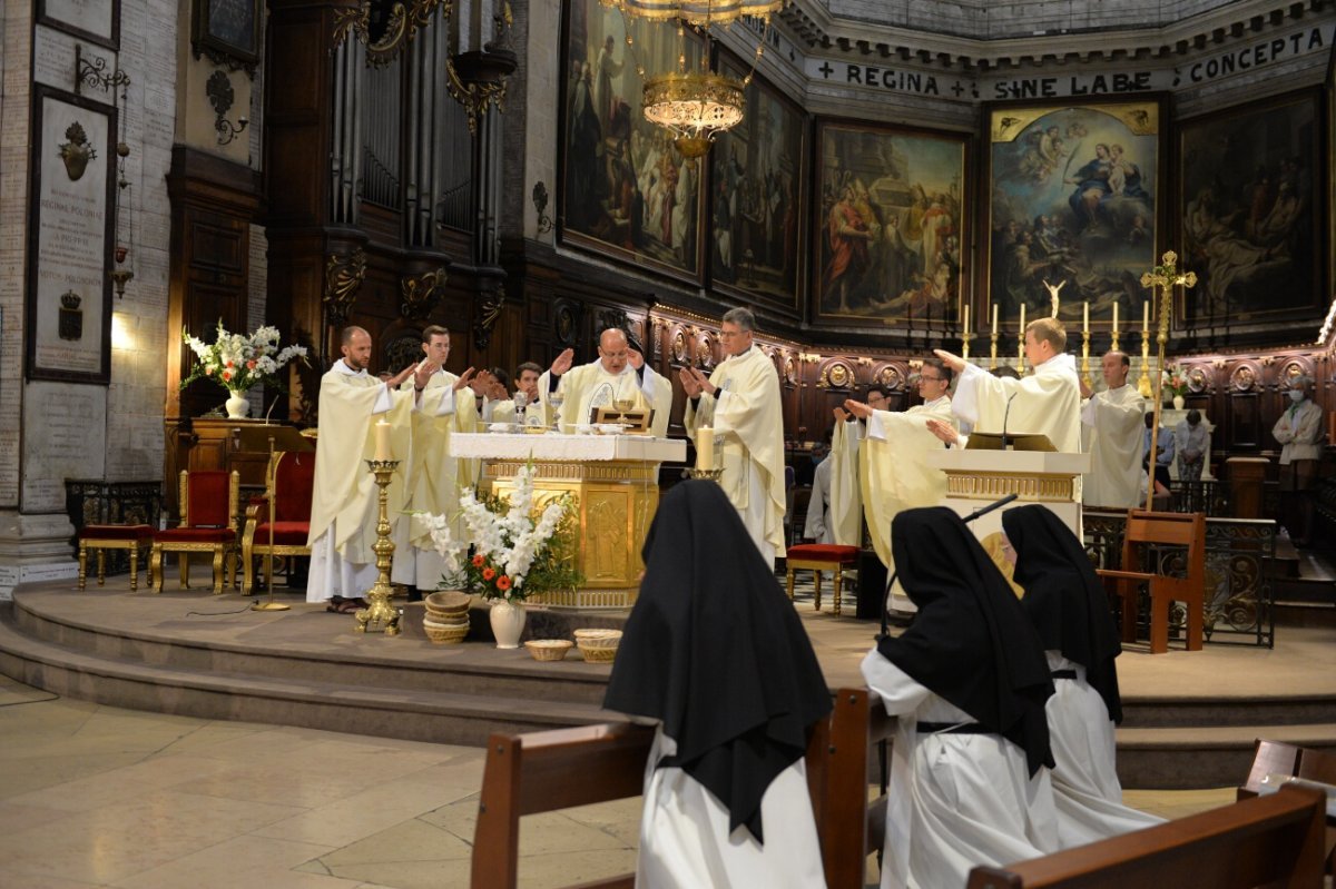 Messe des nouveaux prêtres à Notre-Dame des Victoires. © Marie-Christine Bertin / Diocèse de Paris.