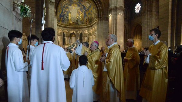  Messe pour le 101e anniversaire de la dédicace de la basilique du Sacré-Cœur de Montmartre