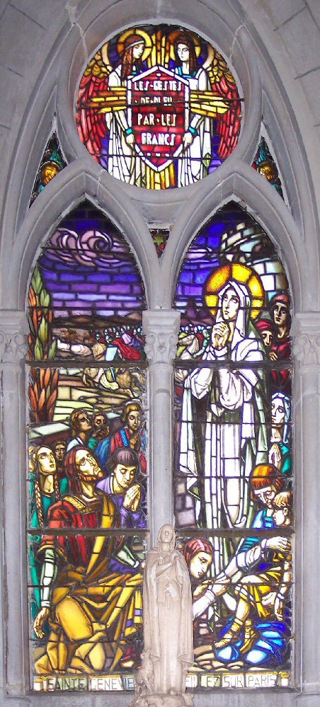 Vitrail de sainte Geneviève à la chapelle d'Auteuil (16e). © C. D. A. S.