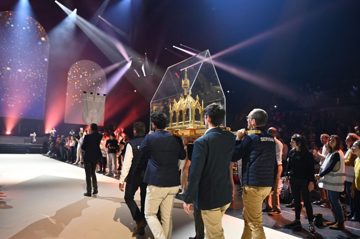 Veillée à l'Accor Arena de Bercy. © Marie-Christine Bertin / Diocèse de Paris.