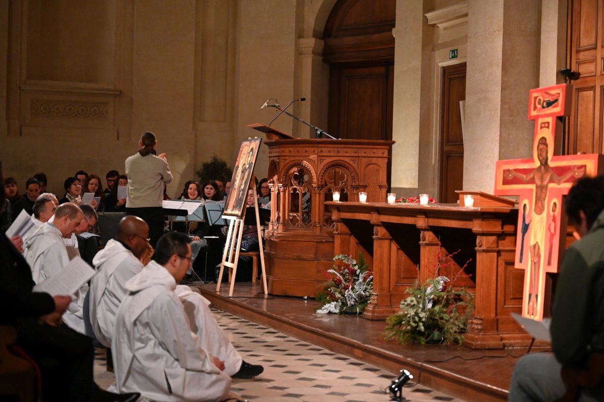 Prière du soir au Temple de Pentemont. © Marie-Christine Bertin / Diocèse de Paris.