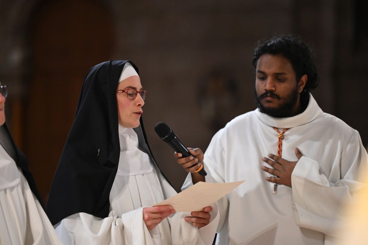 Vœux perpétuels de Sœurs Bénédictines de Montmartre. © Marie-Christine Bertin / Diocèse de Paris.