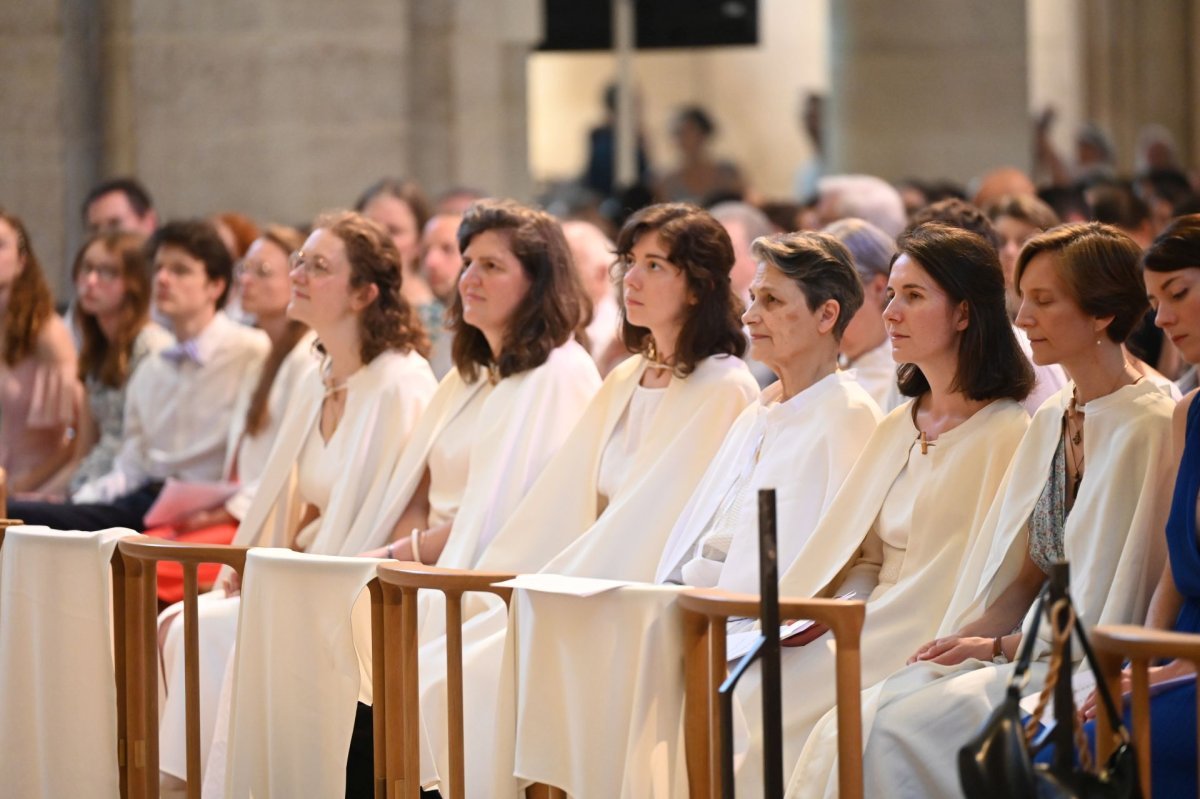 Consécration dans l'Ordre des Vierges 2025. © Marie-Christine Bertin / Diocese de Paris.
