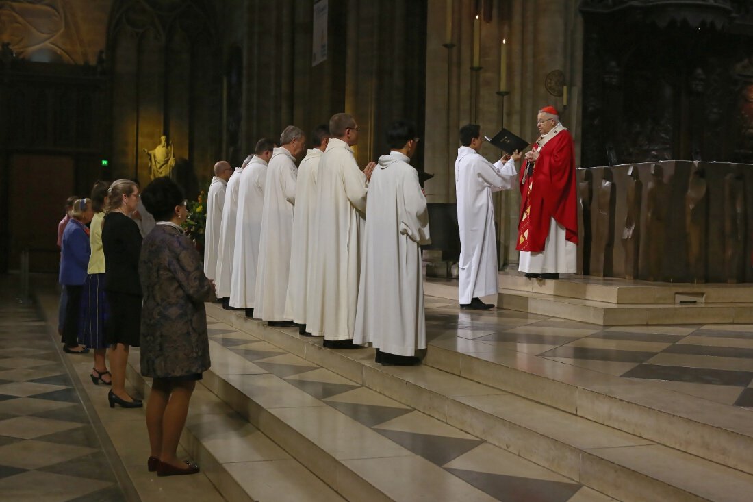 Appel des épouses des 5 hommes mariés. © Yannick Boschat / Diocèse de Paris.