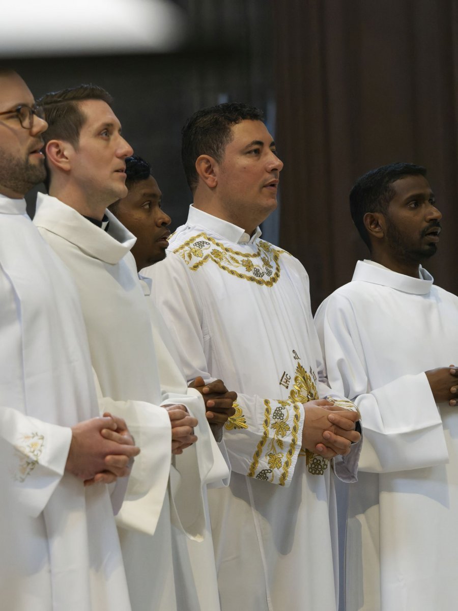 Ordinations diaconales de jésuites. © Yannick Boschat / Diocèse de Paris.