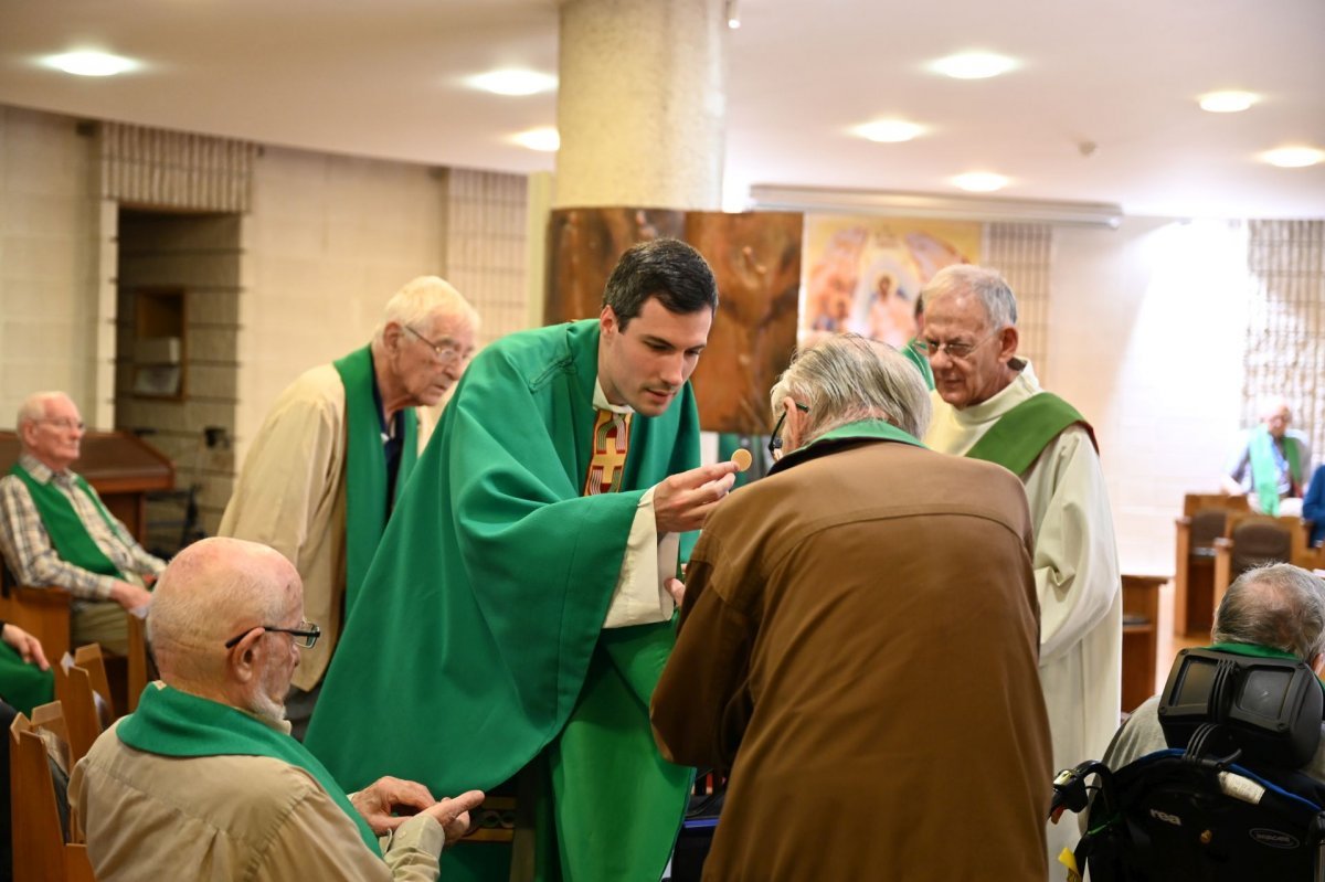 Messe des nouveaux prêtres à la Maison Marie-Thérèse. © Marie-Christine Bertin / Diocèse de Paris.