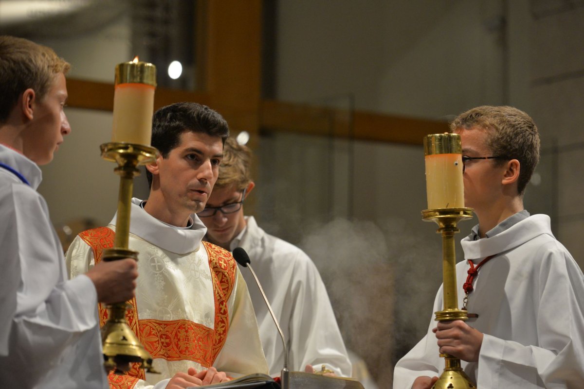 Ordinations diaconales en vue du sacerdoce à Saint-Hippolyte. © Marie-Christine Bertin / Diocèse de Paris.