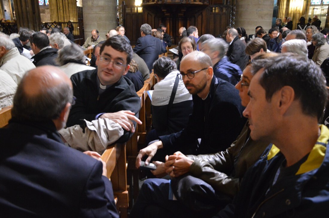 Échanges autour de “Evangelii gaudium”. © Ariane Rollier.