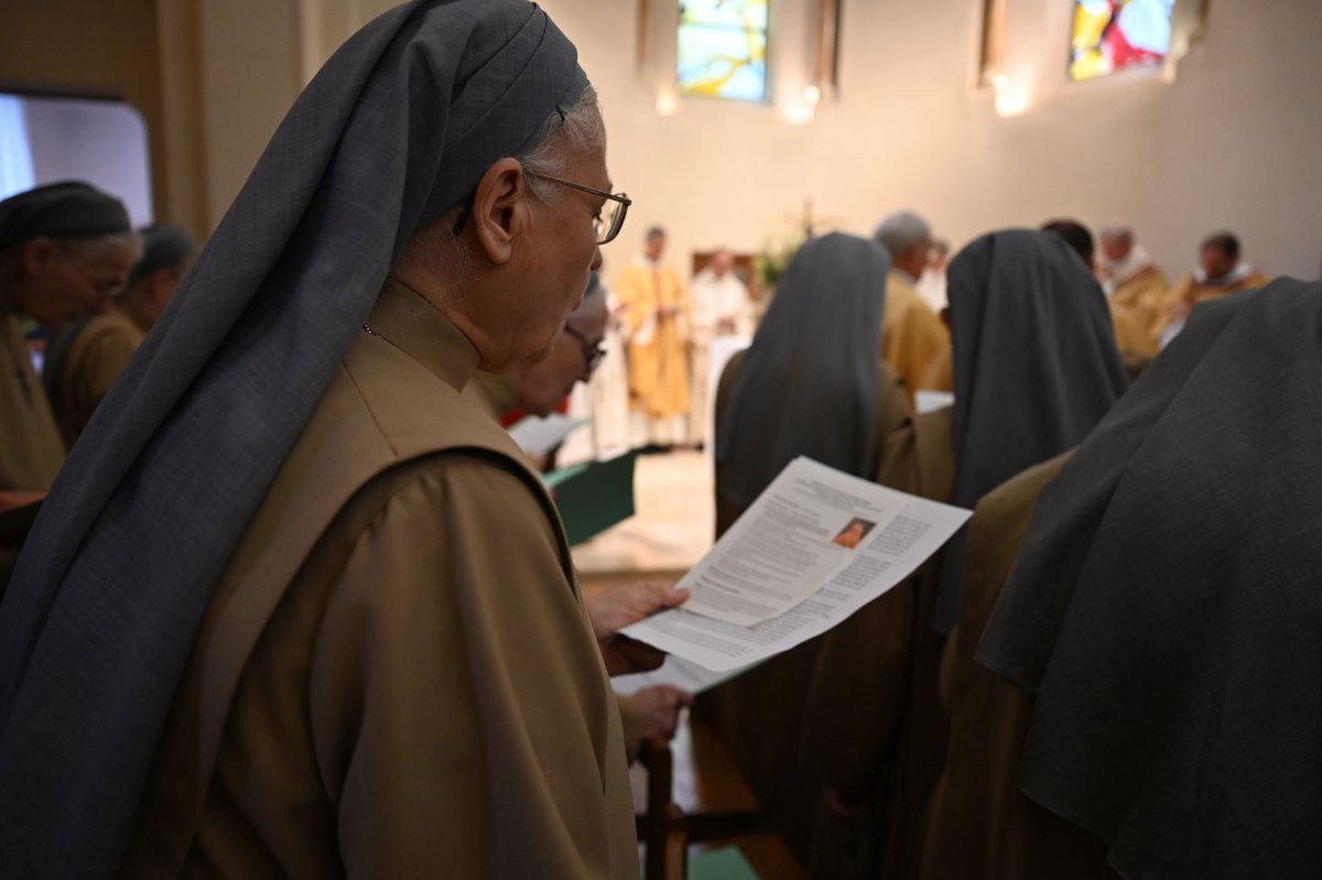 130e anniversaire de la fondation des Soeurs Franciscaines Réparatrices de (…). © Marie-Christine Bertin / Diocèse de Paris.