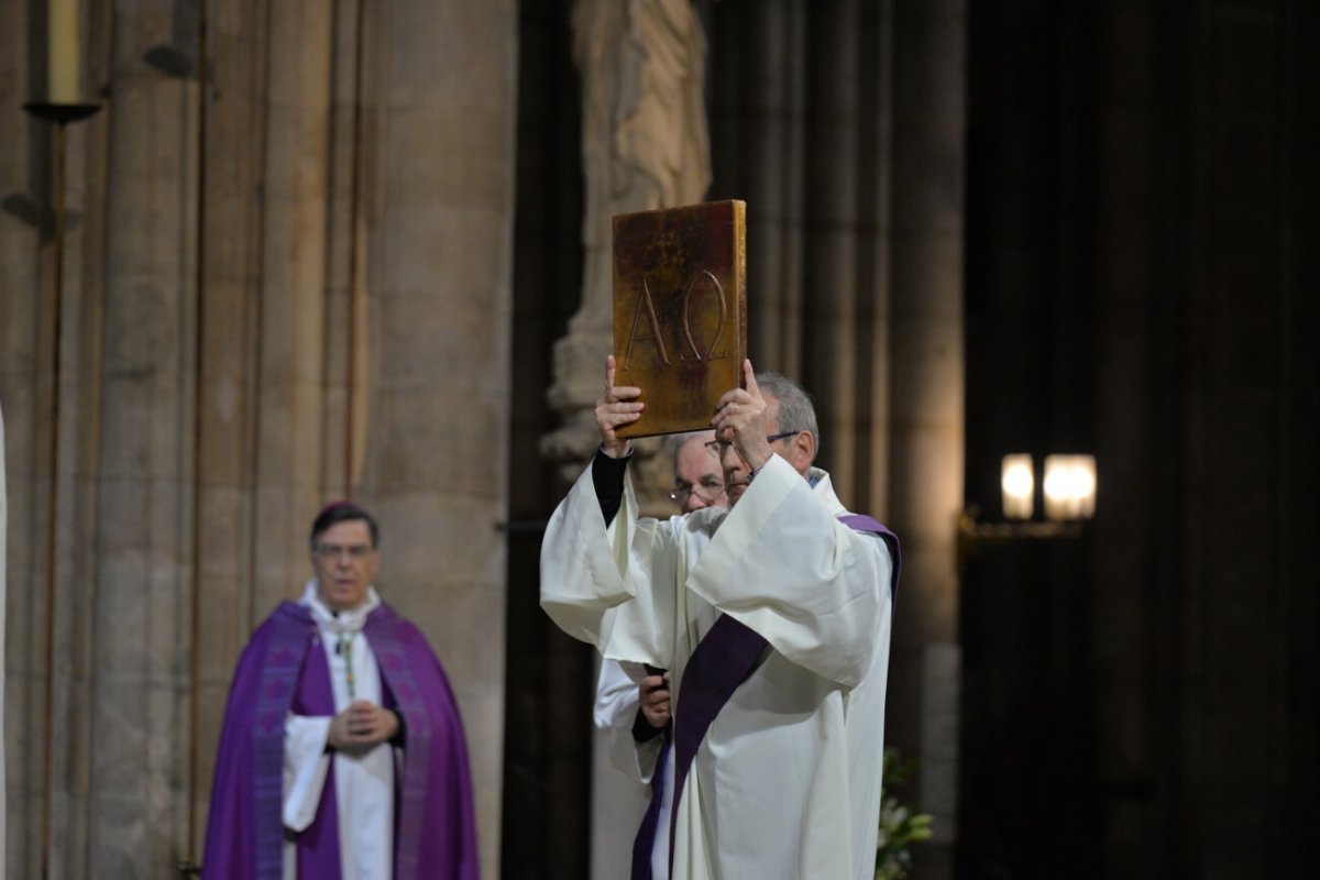 Appel décisif des catéchumènes, célébration de 10h. © Marie-Christine Bertin / Diocèse de Paris.