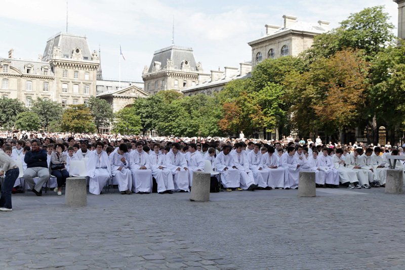 Ordinations sacerdotales 2012 à Notre-Dame de Paris. © Yannick Boschat / Diocèse de Paris.