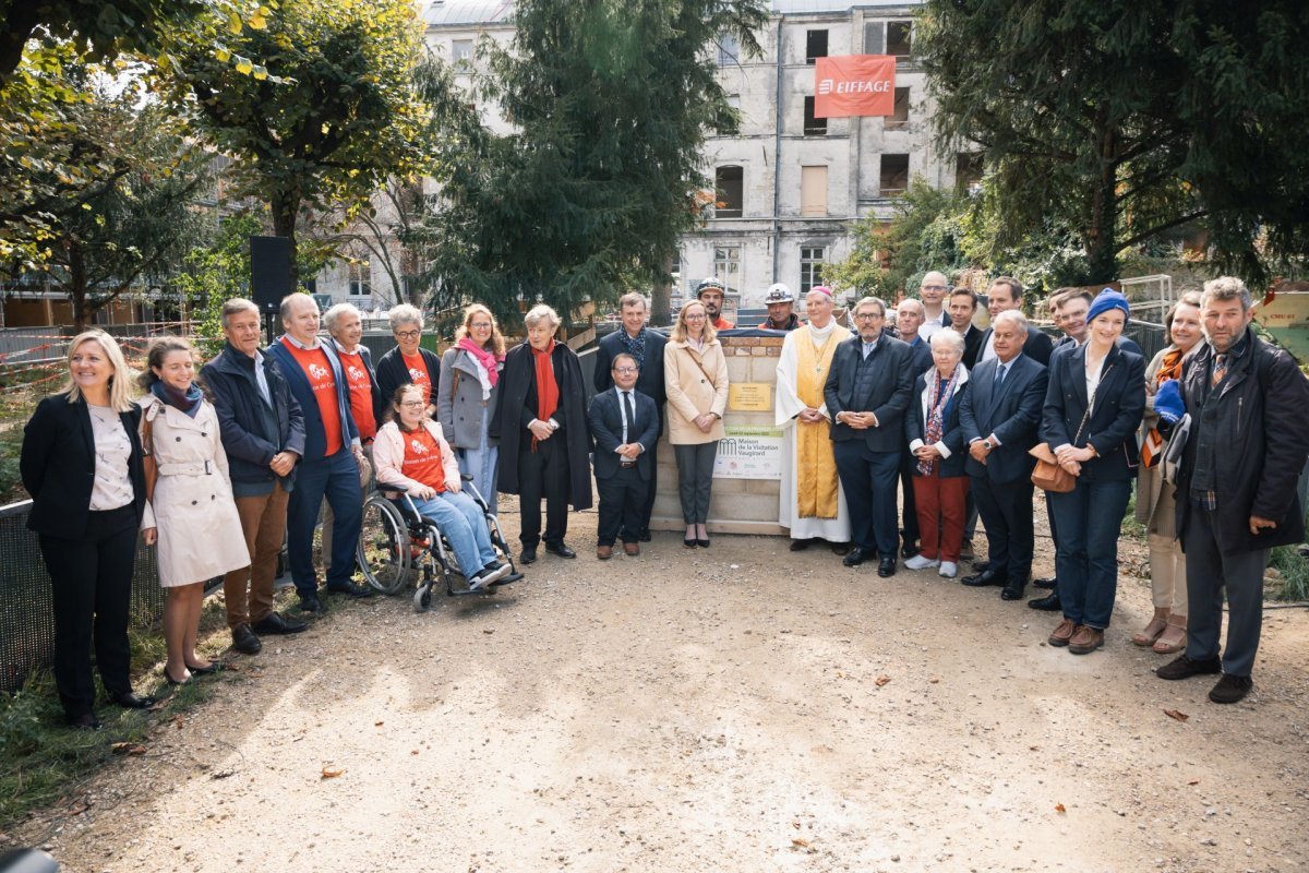 Bénédiction de la première pierre de la Maison de la Visitation Vaugirard. © Liam Hoarau / Diocèse de Paris.
