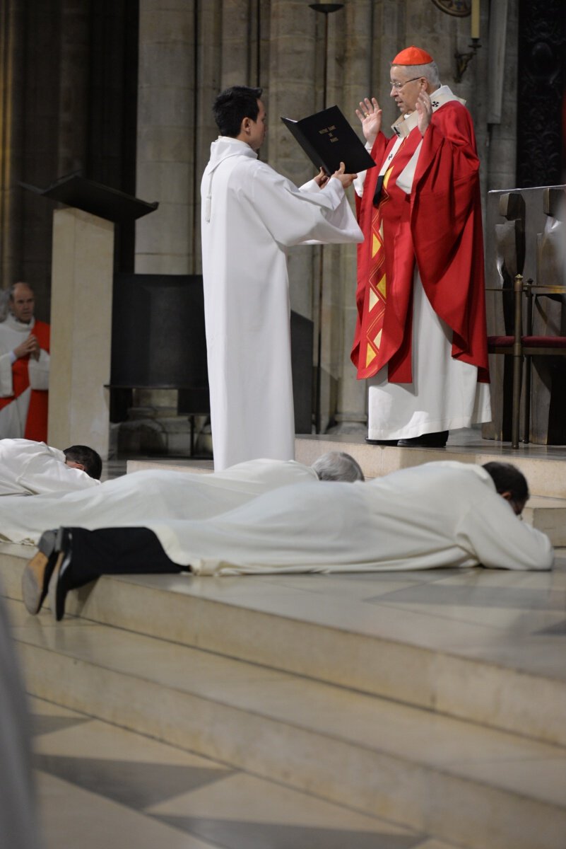 Prière d'intercession de l'archevêque. © Marie-Christine Bertin / Diocèse de Paris.