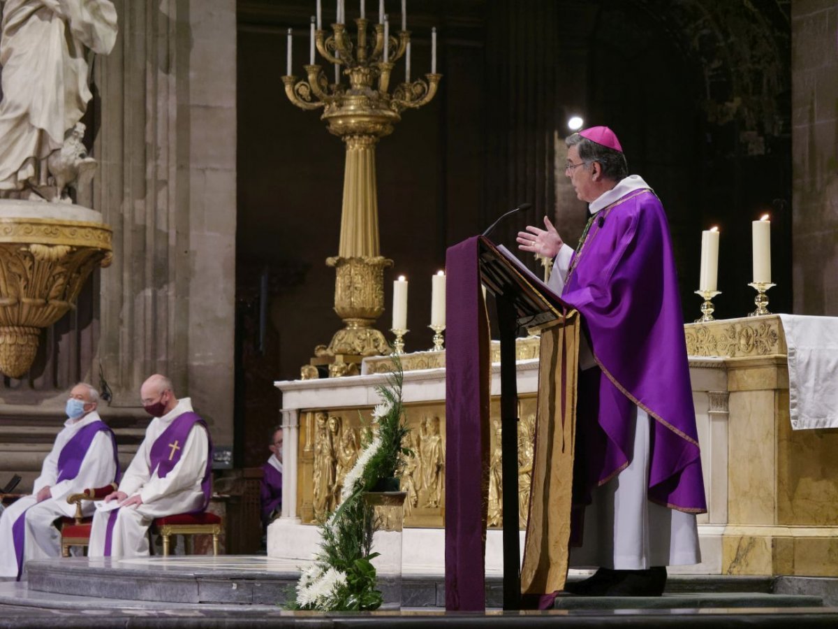 Messe autour de Mgr Michel Aupetit. © Yannick Boschat / Diocèse de Paris.