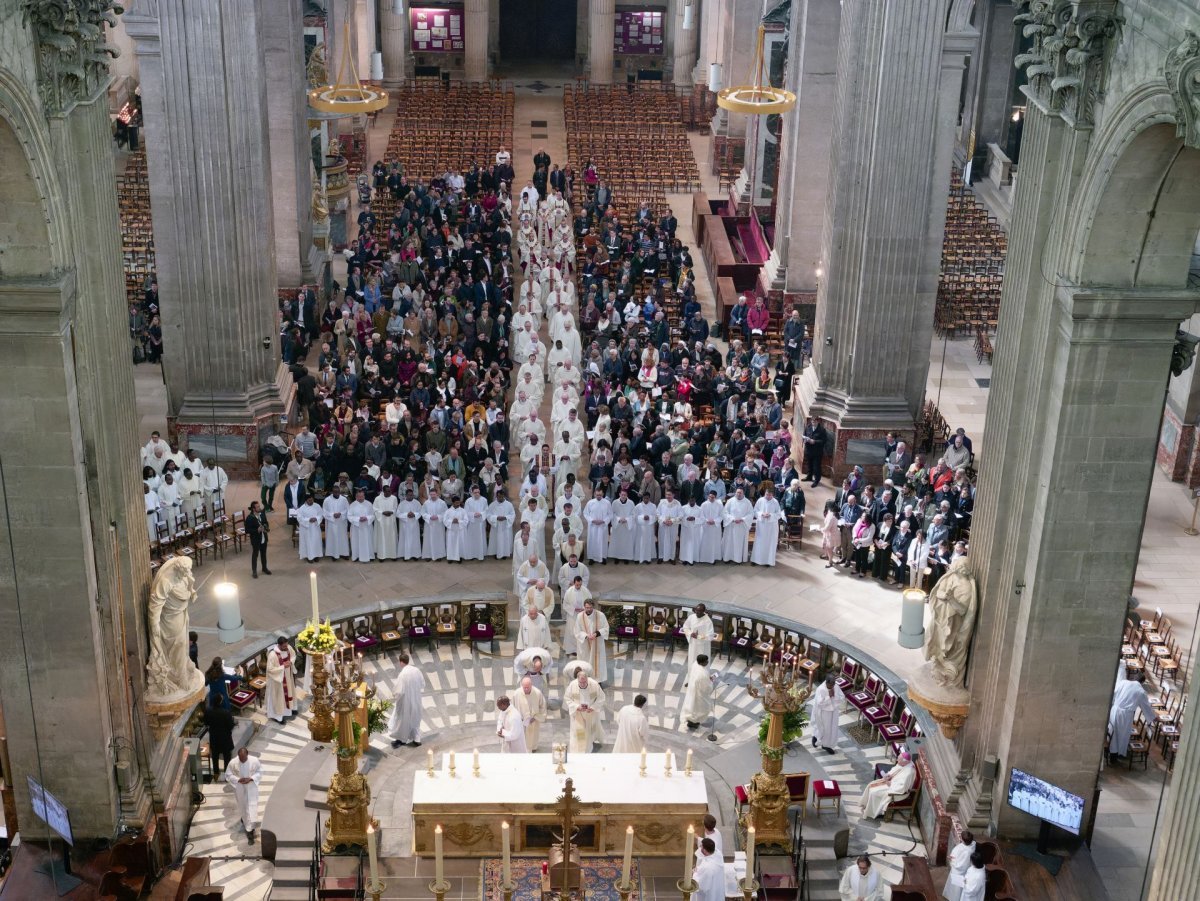 Ordinations diaconales de jésuites. © Yannick Boschat / Diocèse de Paris.