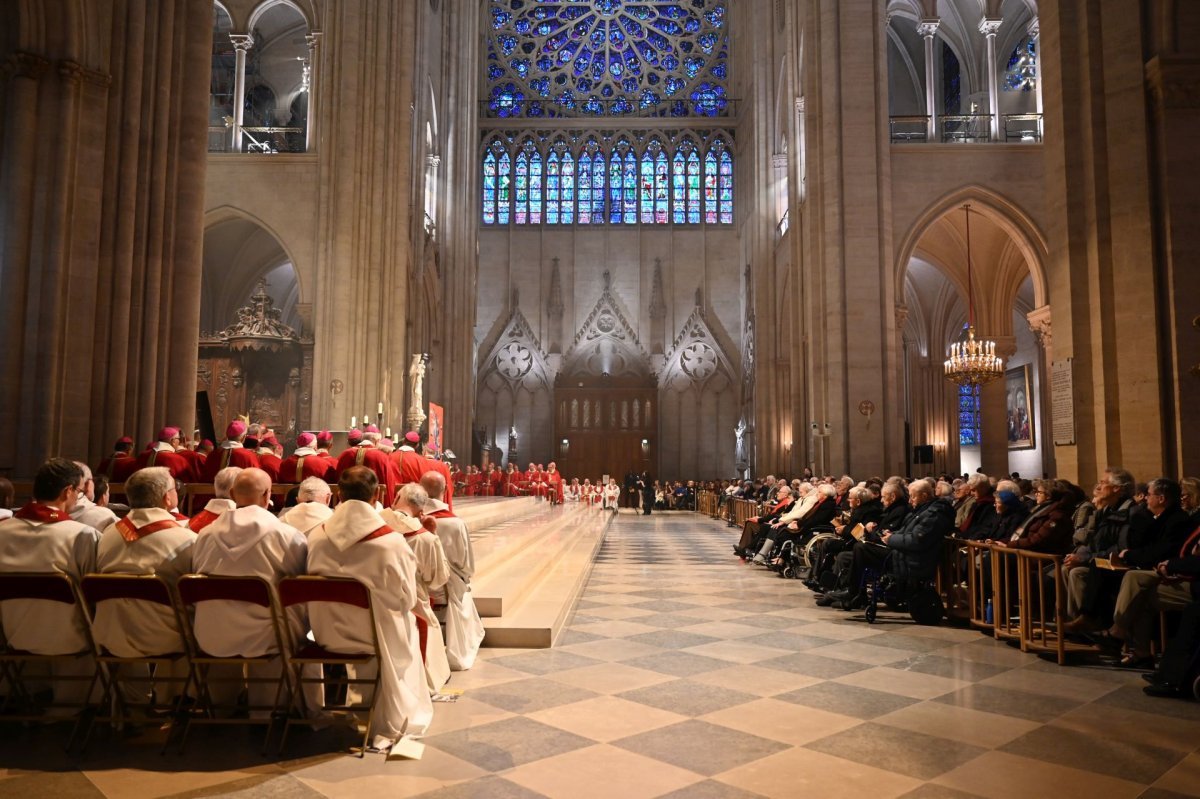 Messe de béatification de Raymond Cayré, Gérard-Martin Cendrier, Roger (…). © Marie-Christine Bertin / Diocèse de Paris.