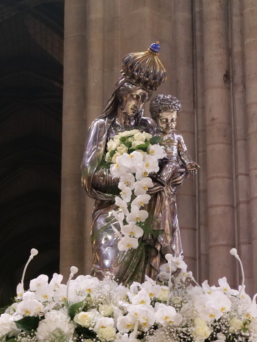 Messe anticipée de l'Assomption. © Yannick Boschat / Diocèse de Paris.