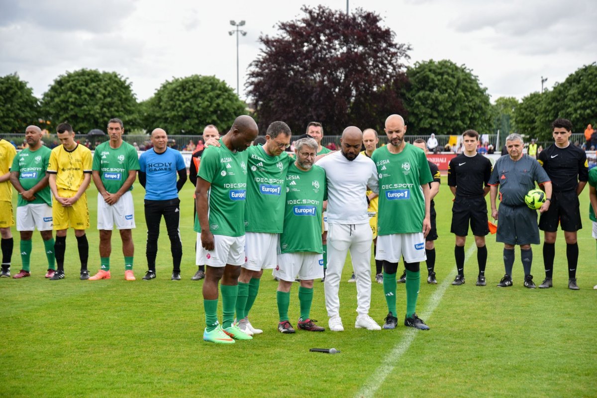 Match de football : Sélection Nationale de prêtres vs Variété Club de France. © François-Régis Salefran.