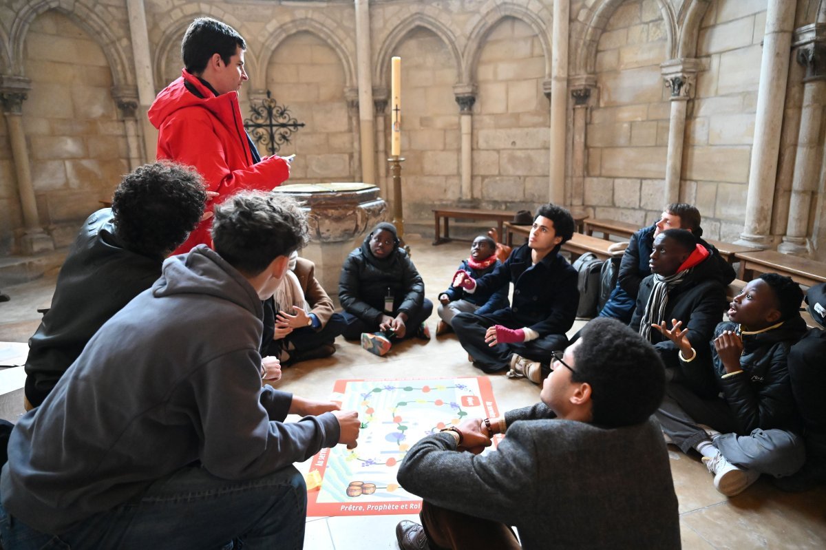 Rassemblement des jeunes au service de la liturgie 2024. © Marie-Christine Bertin / Diocèse de Paris.