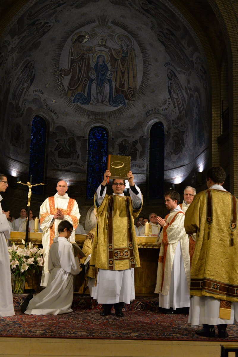 Ordinations d'Alexis et Jean-Basile Gras à Saint-Léon. © Marie-Christine Bertin.