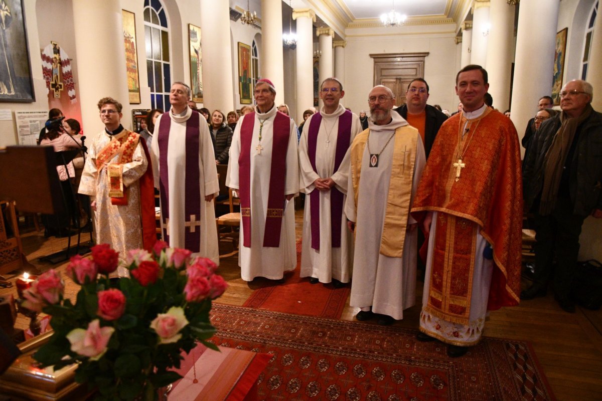 Prière pour la paix en Ukraine à la cathédrale Saint-Volodymyr-le-Grand. © Michel Pourny / Diocèse de Paris.