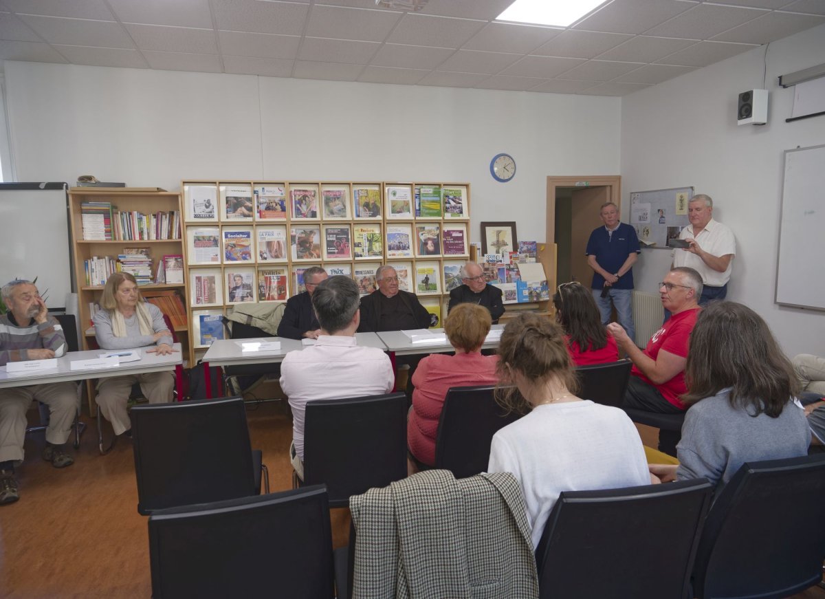 Clôture de l'enquête diocésaine pour la cause de l'abbé Georges Guérin. © Yannick Boschat / Diocèse de Paris.