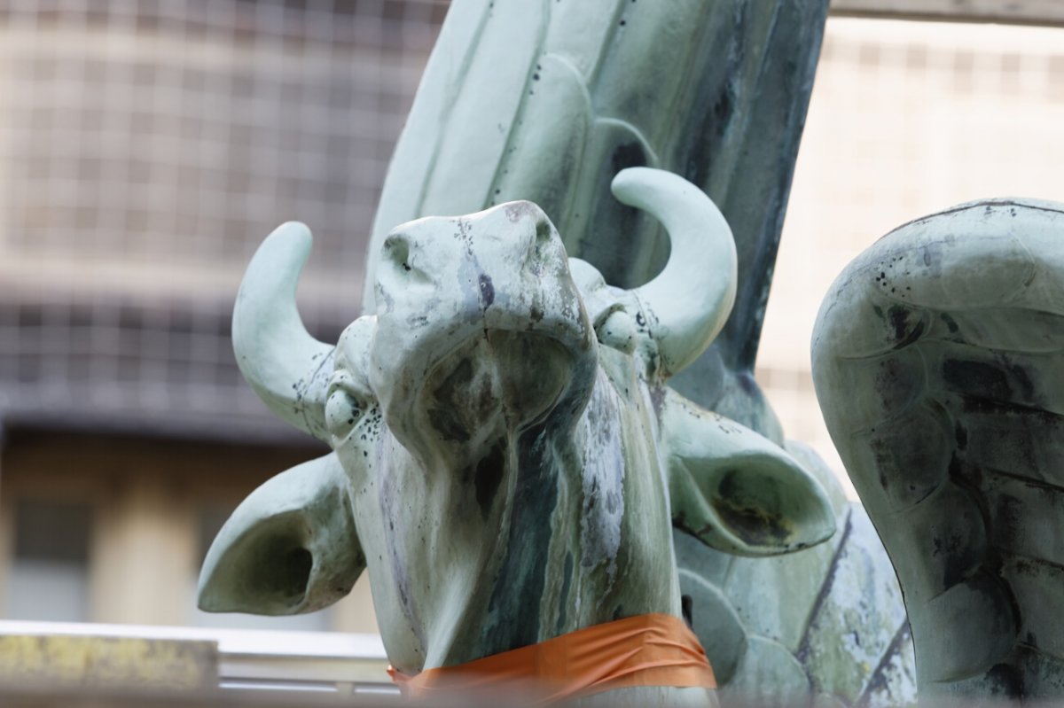 Dépose des 16 statues de la flèche de Notre-Dame de Paris. © Yannick Boschat / Diocèse de Paris.