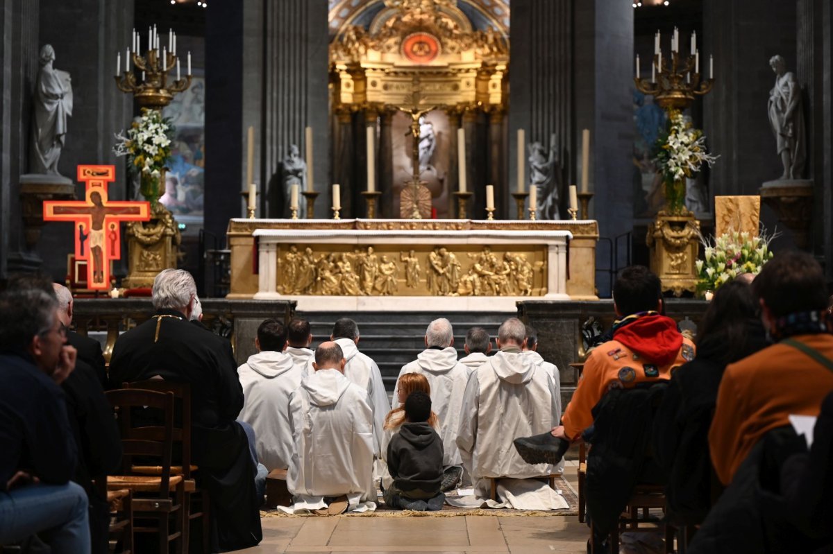 Prière du milieu du jour à Saint-Sulpice. © Marie-Christine Bertin / Diocèse de Paris.