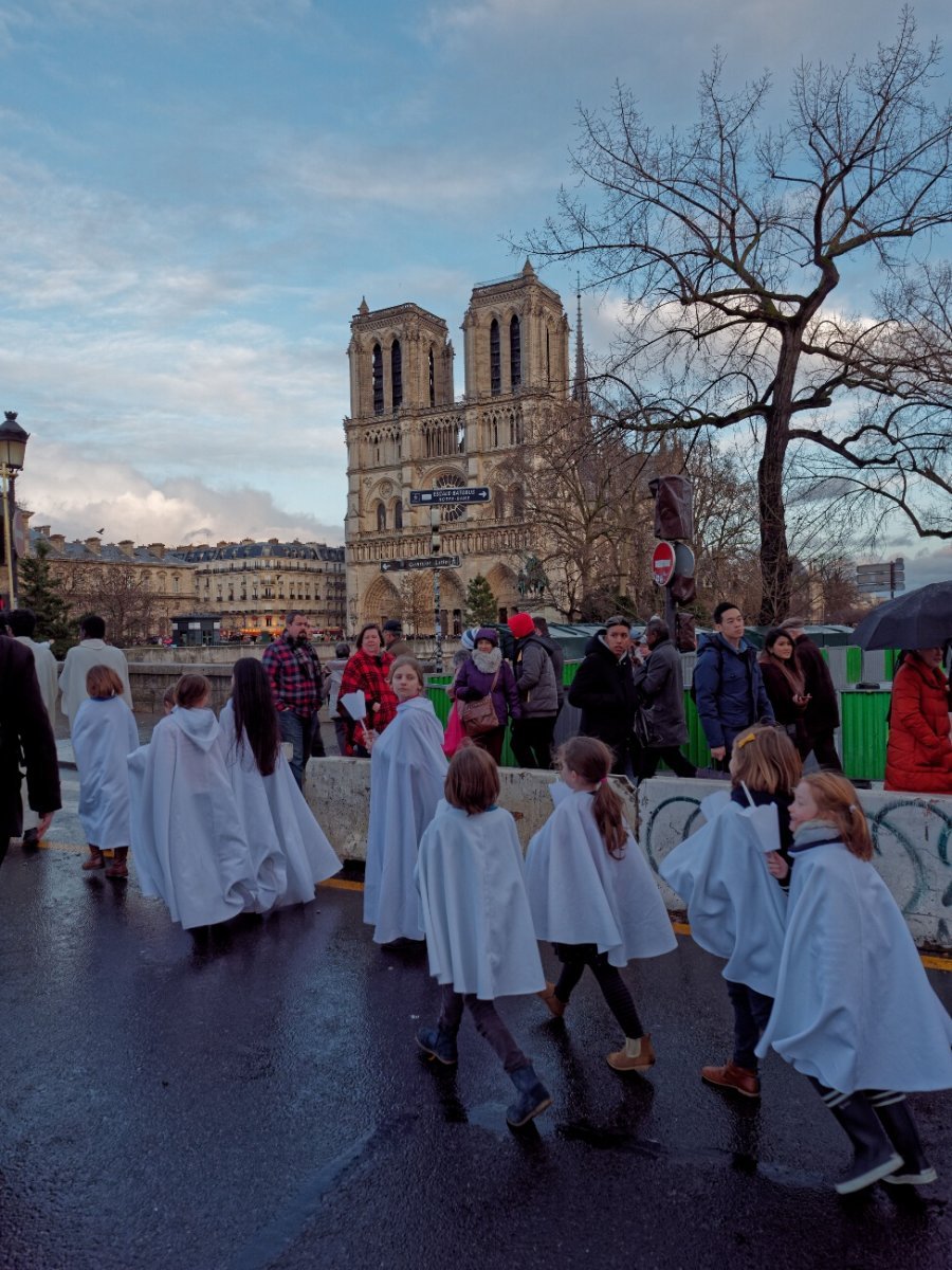 Procession à Notre-Dame de Paris. © Yannick Boschat / Diocèse de Paris.