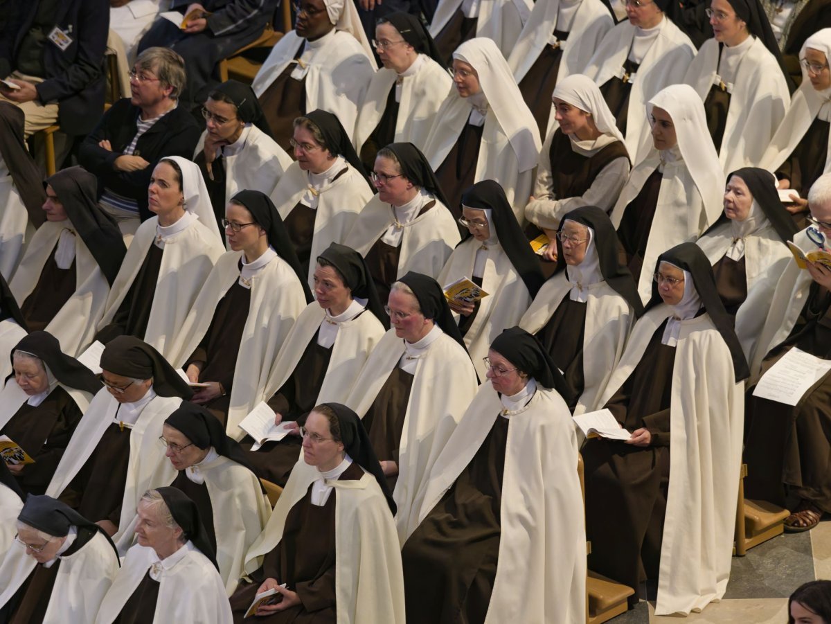 Messe d'action de grâce pour la canonisation des 16 carmélites de Compiègne. © Yannick Boschat / Diocèse de Paris.