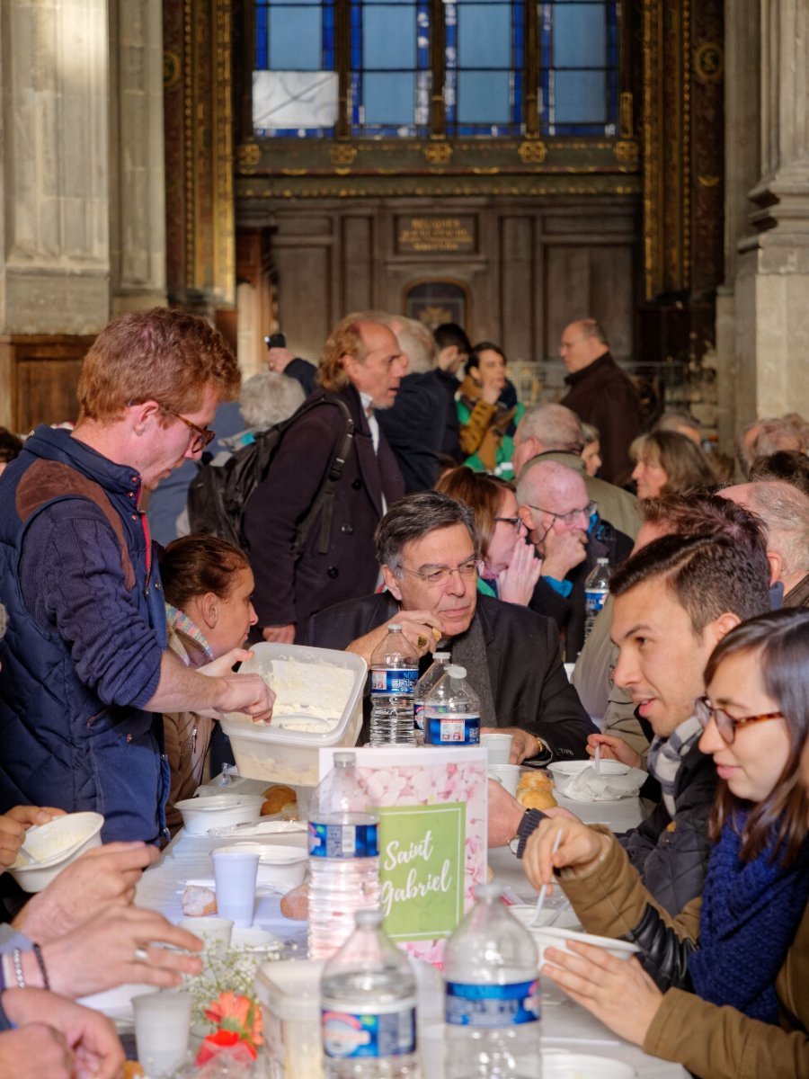 Rassemblement diocésain pour la 2e Journée Mondiale des Pauvres à Saint-Eustache. © Yannick Boschat / Diocèse de Paris.