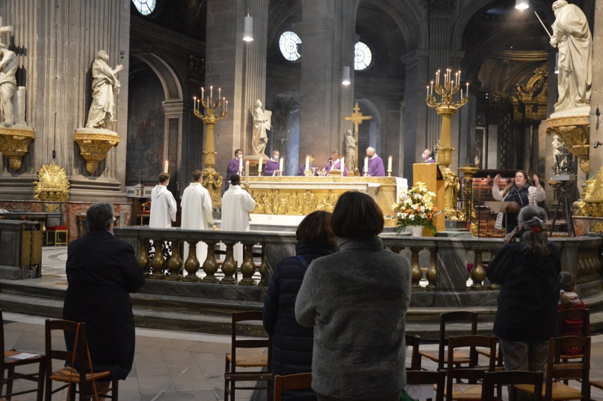 Messe suite à l'attentat à la basilique Notre-Dame de Nice. © Messe suite à l'attentat à la basilique Notre-Dame de Nice.